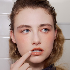 Makeup Look 1 の着用カット 2枚目